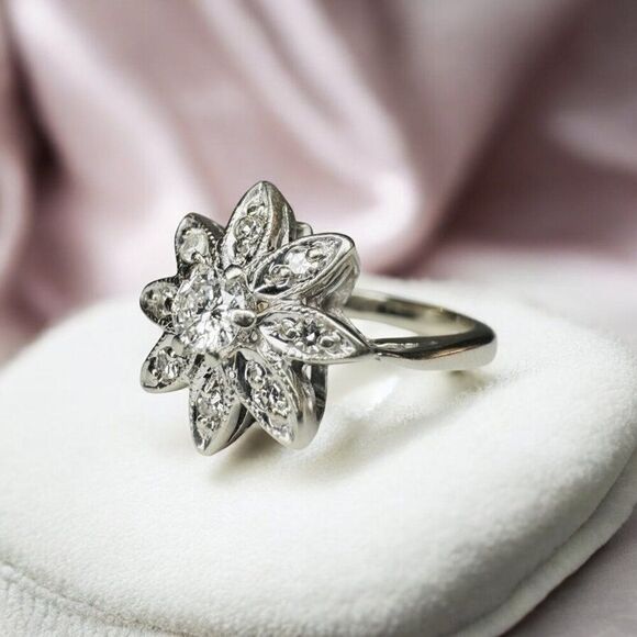 ANTIQUE- 14k White Gold- Flower Style -.25CT Diamond Cluster Ring -Sz 4.5- 3.1g - Picture 9 of 16